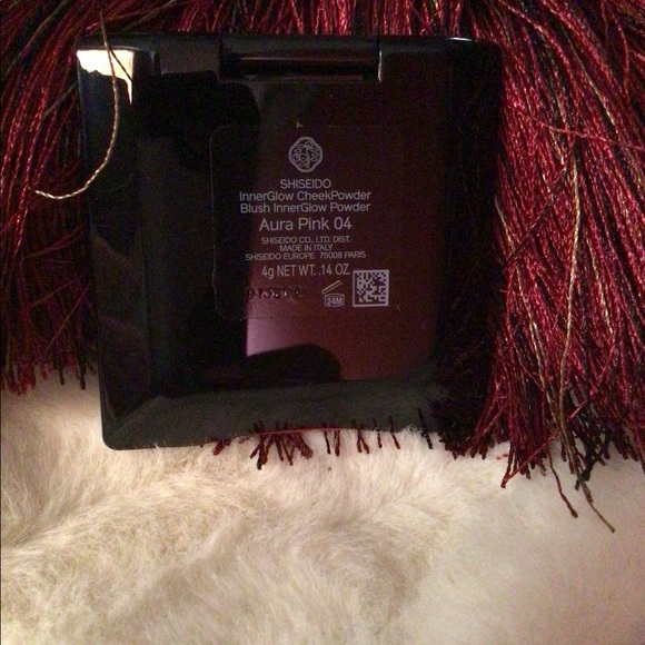 InnerGlow CheekPowder - Picture 6 of 8